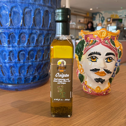 Organic extra virgin olive oil 250ml – high-quality Italian oil for salads and pasta.